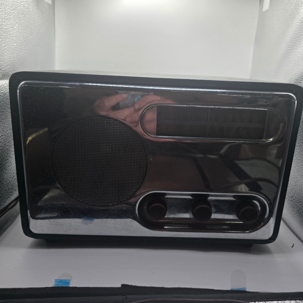 1946 Detrola Model 568 Tube Radio Chrome Front Green Cabinet MCM AS IS